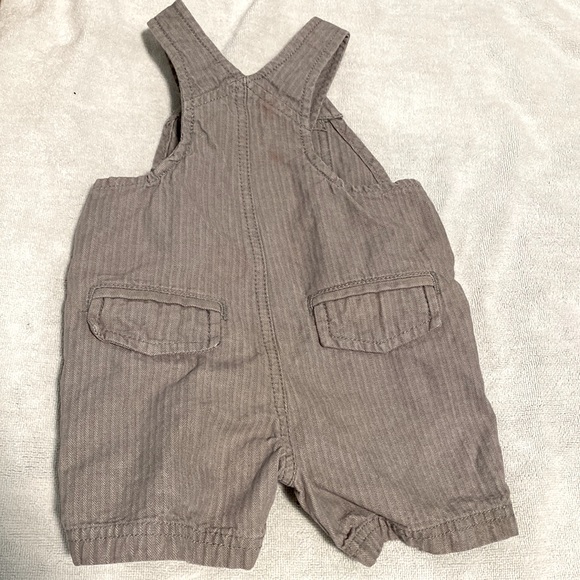 Baby GAP 3-6m Gray Overall Shorts - Picture 2 of 4